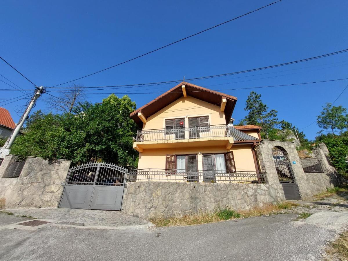 Holiday Home Milanovic Cetinje Dış mekan fotoğraf